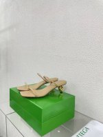 原版一比一精钢开模结绳跟 双条带凉鞋 Bv Knot系列金属跟 杏色 这款方头拖鞋简直Bv最新天花板啦 4彩色百搭 金属麻花跟 为了稳固耐穿特意采用特殊工艺 消