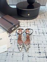 顶级版本新款最新爆品小红书火推Alaia High Love爱心细跟凉拖系列！ “Designerofdesigners”更影响着很多人的风格！这些Alaia的