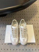 顶级品质 Maison Margiel* Mm6马吉拉经典德训鞋 马吉拉最最舒服的德训鞋子了！复古感满满！随便穿搭就可以很高级！ 鞋子很轻便！穿起来上脚超级舒服