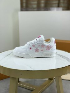 工厂p价p 跑量实价 顶级版本 Louis Vuitton 原单 最情侣新款Lv路易威登 * 顶级版本 Lv经典潮鞋！选用进口原版内里.原版耐磨轻便Tpu大底！