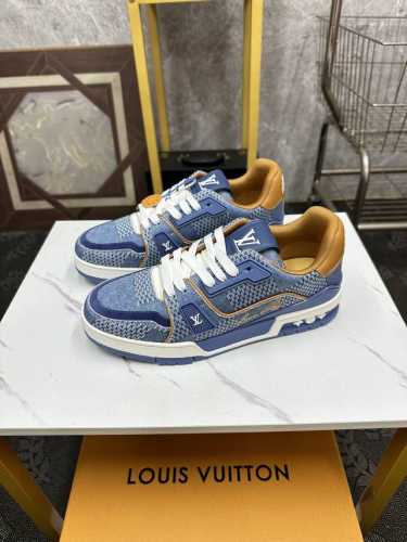 情侣款 Lv-路易威登 奢牌运动休闲鞋，进口原版牛皮材质，网布内里 高档舒适，原版大底轻盈耐磨！纯手工制作，细节决定品质！35-44。 38、45定做不退换 S