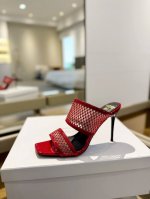 价格p： * 巴尔曼 春夏最新款走秀网布水钻高跟拖鞋 品牌巴尔曼由法国时装设计师 皮埃尔.巴尔曼 先生创立于1945年的老牌定制时装屋，与、并列成为二战之后的定