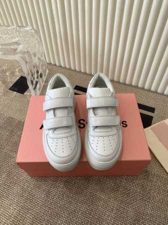 Acne Studios 24Ss 最新厚底休闲魔术贴笑脸小白鞋 最受欢迎的单品当属小白鞋，可以搭配出n种风格，无论你想扮成帅气的牛仔还是优雅的ol，它都能满足 - 点击图像关闭