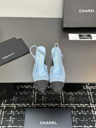chane+L 经典Slingback 小香后空凉鞋 就像Coco香奈儿女士说的：流行稍纵即逝，但风格永存！这双后空鞋就是香家经典中的经典！双色搭配，简约精致， - 点击图像关闭