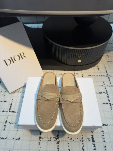 dior 迪奥 25 2025早春新品 顶级版本 专柜主打新款Dior Boy穆勒鞋乐福鞋硬货上新 bs代购级别 高级感十足 国内外博主刷爆的一款 复古又时髦