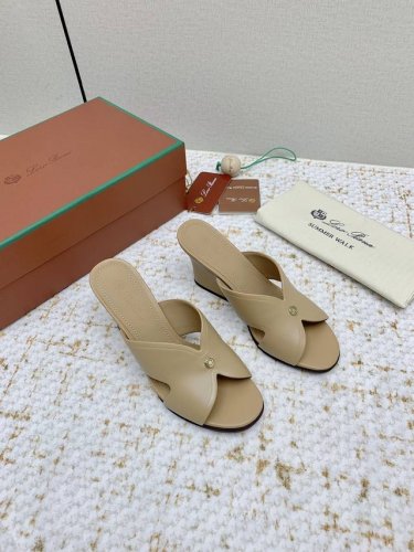 出厂 高版本 Loro Piana 25 夏季最新Vera系列 平底 高跟 凉拖 新色过彩色的夏天！ 既休闲又时髦，又能毫不刻意地透露出品质与舒适，交叉带拖鞋上