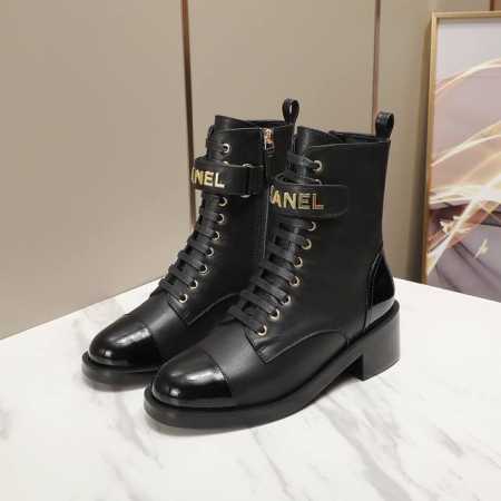 冲量价: CC小香秋冬牛皮短靴马丁靴新品fw new arrival～香家马丁靴基础版型，利落帅气！挺阔饱满，帅气拿捏！流线，材质，工艺严苛遵循原版精髓 鞋面： - 点击图像关闭