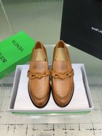 Bottega Venetabv Astaire系列结绳配饰乐福单鞋 上脚轻松又时髦 穿上它 百搭又时髦 轻松穿出高级感 每一步都走出你的时尚新节奏 鞋面材质选