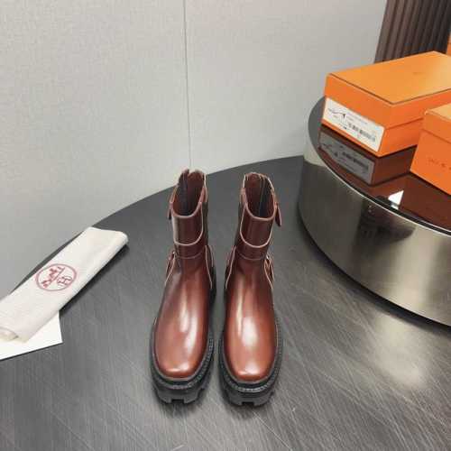 独家顶级版本 HERME*H家24vs秋冬新款靴子系列 爱马仕 HERMES 松紧修身瘦腿圆头短靴... 这双靴子应该是爱马仕“平替”了纽约博主的超摩登