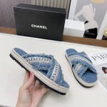 高版本小香家凉鞋CHANE*｜，大爆款！小香2025官网香奈儿早春凉鞋，系列新品乐福鞋满满的复古风 秀气的鞋型 看着就很讨喜，小圆头 衬托脚也变得瘦瘦的，上脚给