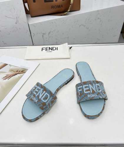 出厂p橡胶底 、真皮底 、25最新夏季爆款Fendi芬迪平底拖鞋，专柜原装正版，面料：内里头层羊皮， 码数：35 43 41 42 43定做