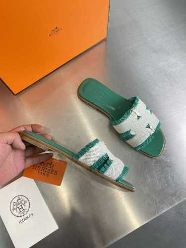 爱马仕H拖 高定版本 流苏系列 经典常青树系列单品 面料选用同原版一致 双色洗水帆布 锁边工艺 不破散 舒适柔软 内里选用小羊皮 高端对版 大底选用透染意大利大