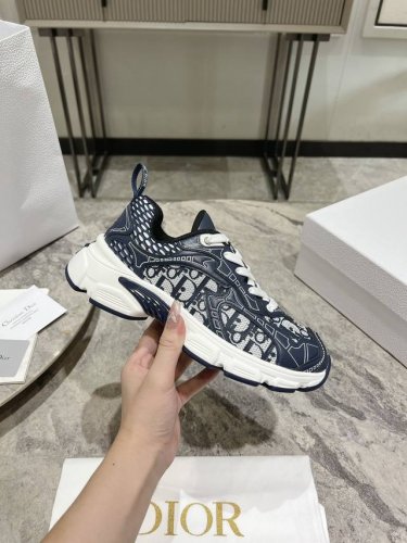最新爆款 明星款2025主推爆品 全新发售的迪奥 Dior Chrono 新款休闲运动鞋跑鞋老爹鞋 真的酷毙了，未来感十足原版完美复刻！全对版材质 模具！！ 女