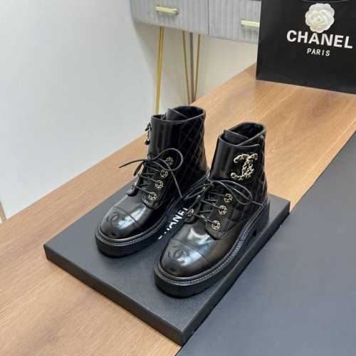 顶级版本 CHANEL小香书链条菱格厚底短靴、马丁靴 CHANEL2024新款短靴真的是看不腻，简单大方，拥有香家优雅名媛气质，超级耐看，越穿越香的香奈儿，笔芯