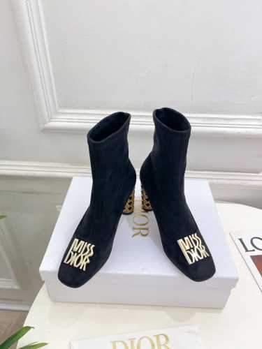 Dior 迪奥 24 2024秋冬新品 顶级版本 专柜主打新款 Miss Dior 金属藤格纹圆柱跟弹力绒短靴 硬货上新 代购级别！高级感十足！国内外博主刷爆的