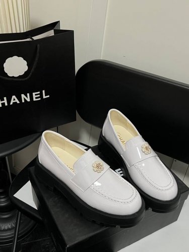 橙子出厂价p chanel 香奈儿新款 山茶花复古乐福鞋 厚底小皮鞋女单鞋 秋鞋单鞋系列 春季香家必备爆款 女神系列 拥有香家特色优雅名媛气质 超级耐看 让人无