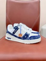 冲量价: 已认证 路易威LVTRAINE 运动鞋Virgil Abloh 马卡龙系列从复古篮球鞋汲取灵感，打造备受青睐的LVTraine运动鞋。此款鞋履为粒面牛