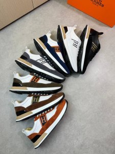 hermes 爱马仕 -高端品质 原单休闲运动鞋 -鞋面：纳帕小牛皮、反绒小牛皮、品牌图腾织带、鞋舌品牌Logo布标 -内里：水染牛皮 -大底：超轻Tpr 橡胶