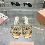miumiu2025Ss春夏新款高跟底小羊皮凉鞋拖鞋 顶级版本 zp开发 原版拆卸 对版菱格纹 秒杀市面普通版本 Miumiu真的太少女啦 小羊皮超级软糯 舒适