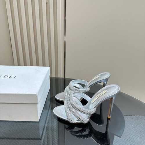 厂价 Casadei 卡桑帝25Wf早春新品 水钻高跟拖鞋 哪个女人能拒绝如此美艳的高跟鞋 高跟搭配闪耀的水钻 高级又性感！ 无论日常出行还是宴会邀约 它无与伦