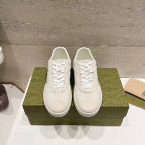 冲量价: 男+10 24Ss春夏新品当季爆款 Gucci复古G74德训鞋 刘宪华同款 满满的复古感，七彩撞色 白皮 =全粒面进口小牛+进口混种羊皮 白色 =白色
