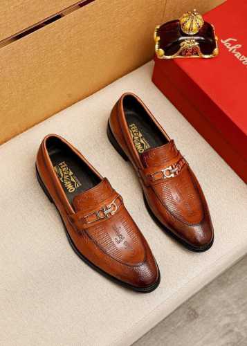 商品商标：Ferragamo 菲拉格慕 休闲皮鞋 正码码数: 39-44 38.45.46订制 商品材料：精选 进口头层小牛皮压花鞋面+原版五金扣，进口水染牛皮