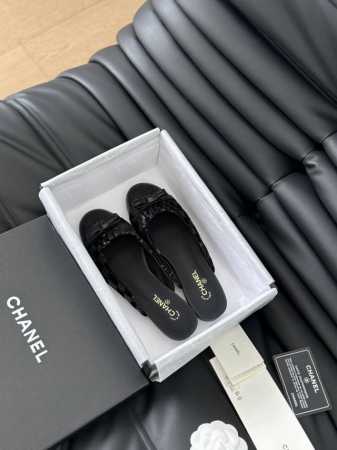 Chanel 24A新款蝴蝶结半拖系列 一脚蹬系列 鞋面牛皮 内里羊皮 真皮大底 Size:35-39 40定 - 点击图像关闭