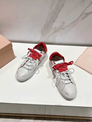 P340 Miumiu 缪缪 25Ss 春夏新款 饼干鞋 阿甘鞋休闲运动鞋，Miumiu最新爆款 前卫大胆的设计，Miu Miu风格融于此款厚底帆布运动鞋的简约