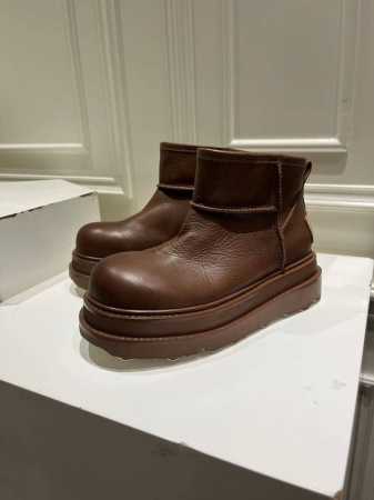 独家顶级版本 UGG~24vs秋冬爆款松糕厚底休闲毛鞋系列 厚底轮胎休闲毛鞋 一款不会撞衫的鞋子、简约的隔板设计上斑点的大底、鞋面真丝卷毛、秋冬季必备款 - 点击图像关闭