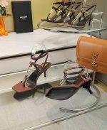 真皮大底p： 米 Saint Laurent 圣罗兰 YSL专柜经典夹脚凉鞋。36码中底长24CM，前掌宽8.5CM。脚多肉肉的亲们都可以穿得很美。高端定制顶级