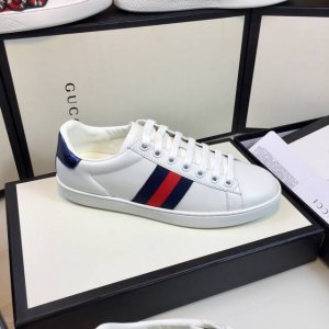 橙子出厂价p gucci 古驰 经典爆款 小蜜蜂小白鞋 百搭休闲鞋板鞋 情侣款 码数 34-45