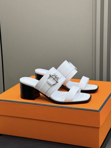 hermes Kute凉鞋新品 小牛皮高跟凉鞋 搭配标志性Glenan鞋扣 航海风格 打造都市优雅造型 鞋跟高度 6厘米 size 35-41