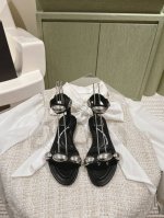 A*Lexander~ Wang亚力山大 王Vs春夏季最新爆款凉拖系列，各 大网红明星纷纷开秀！ 官网同步最新款，专柜最高版本市场独家原单包装，原单真丝烫钻，春