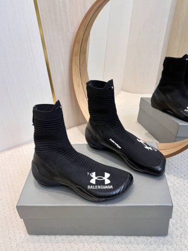 批￥女 男 Balenciaga X Under Armour 安德玛联名 情侣款 飞驶运动鞋休闲鞋这款飞织运动鞋是巴黎世家和安德玛强强联合，运动品牌和时尚产品