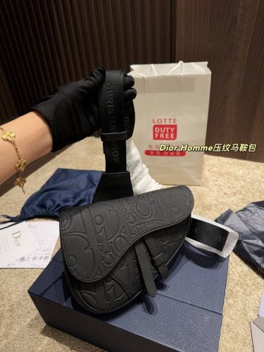 配盒尺寸21.16 迪奥Dior Homme压纹马鞍包