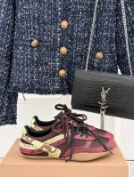 miu Miu 缪缪25Ss秀场新品运动鞋 这双运动鞋引起关注Miu Miu 与 New Balance 合作系列无疑是近几年最成功的运动鞋单品， 本季Miu
