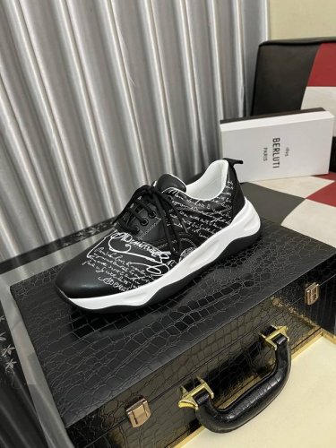 出厂价Pp： Berlui 布鲁缇布鲁提手工擦色休闲皮鞋，进口专用牛皮面擦色效果，配合真皮镭射雕刻图案 尽显奢华工艺 牛皮内里专用模具橡胶大底 鞋面雷射品牌专用