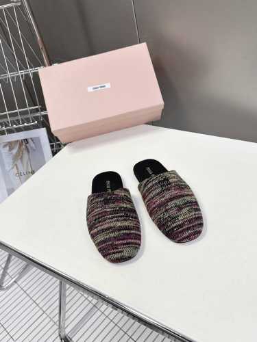 290 Miumiu缪缪25Ss 春夏半拖 代购级别 市面最高版本 正品品质，半拖设计不用担心磨脚的问题！鞋面针织毛线 混种羊皮里 搭配牛仔裤、小脚裤、打底裤都