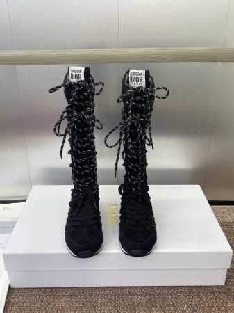 工厂p价p dior 迪奥 2025春夏新款 First摩登运动女靴 明星同款厚底系带休闲骑士靴 Cd字母Logo镂空拼色高筒靴 材质:鞋面进口定制牛猄皮 环保 - 点击图像关闭