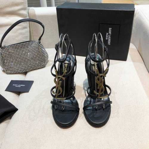 340 Saint Laurent 圣罗兰 Ysl爆款高跟凉鞋。金属Logo凉鞋顶级品质，鞋面进口牛漆皮 牛皮，垫脚羊皮，意大利大底。坡跟12Cm，Size 3