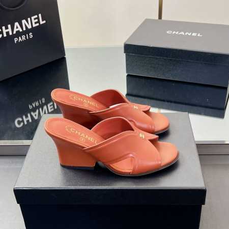 厂价 chanel新款 众多明星网红上脚 国内外博主刷爆的一个百搭系列 春夏衣橱搭配必备 凉拖首选.菱格设计香家专属 鞋面 牛皮 内里: 进口水晶羊皮内里 大底 - 点击图像关闭