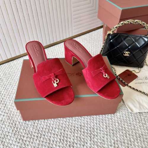 平底 粗跟 代购级 Loro piana Summer Charms Ser LP女士凉鞋拖鞋这款绒面羊皮革凉鞋搭配饰有Loro Piana My Charms