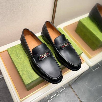 工厂p价 Gucci 古奇 里 爆款豆豆鞋顶端品牌奢侈 顶级 质量 最新時尚豆豆鞋 ..鞋面選用原版头层牛皮制造. 全头层水染皮内里 原版个性时尚柔软橡膠耐磨防