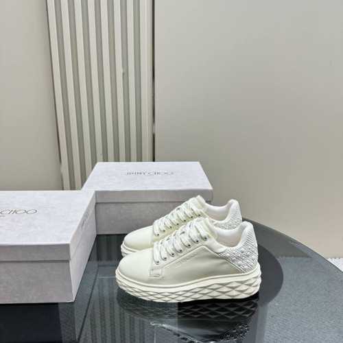 JIMMY CHOO 原版大底休闲小白鞋，采用最新工艺设计，立体感强多种工艺融合一起，颠覆时尚，超级有型！搭配超美。原版一比一 百搭又潮流，可盐可甜！新版面，后