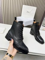 迪家2024ss早春新款，复古英伦风布洛克马丁靴，萱型百搭瘦脚yyds.造型立体饱满，帅气十足 上脚舒适 一款非常复古风、气场十足单品、设计风格非常新颖 细节完