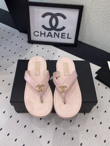 Chanel新款早春拖鞋 高版本出货 各大社交平台热门晒图 质感上脚是非常柔软舒服的 原版进口羊皮 混种羊皮垫脚 意大利真皮大底 Size：35-39 40 4