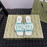 橙子出厂价p gucci 古驰 春夏新款 流苏平底拖鞋 休闲凉拖 日常休闲款非常好看又百搭的一款产品 多个颜色选择 看着都喜欢流苏版本设计 为每一个女神们都负责