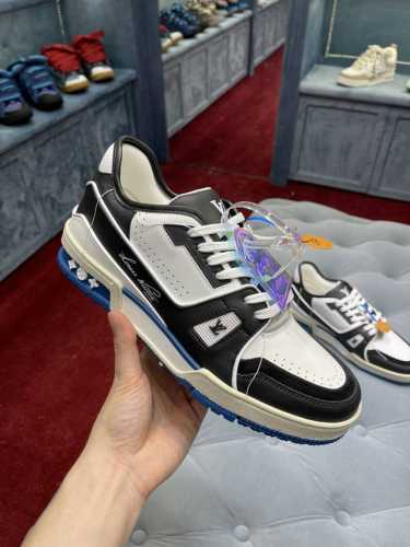 代购级别！ Louis Vuitton LV Trainer！运动鞋欧洲代购1W 购入！ 爆拆开发 大底和面料私模 ，完美调整至原版一致较果绝对秒杀市场一切版本