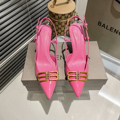 橙子出厂价p balenciaga 巴黎世家新款 金属扣 Bb扣尖头高跟凉鞋 细跟单鞋 高跟鞋 巴黎世家的鞋子绝对开了挂 整双鞋的精髓就是它的鞋头了 够长够尖