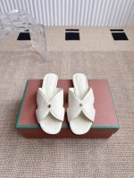 平底 高跟 Lp新品发售 Loro piana 官网同款同款拖鞋 采用 Wish 牛皮面料制作 鞋面采用优质头层牛皮 垫脚 垫脚羊皮 全方位一比一复原专柜工艺流